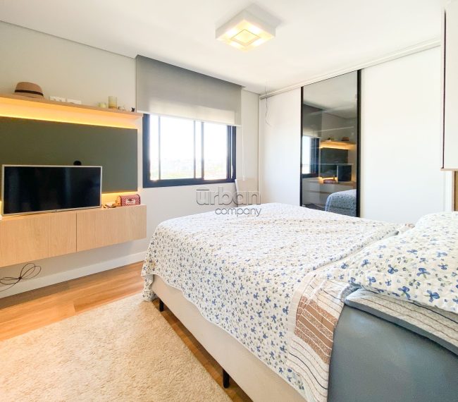 Apartamento com 61m², 2 quartos, 1 suíte, 2 vagas, no bairro Azenha em Porto Alegre