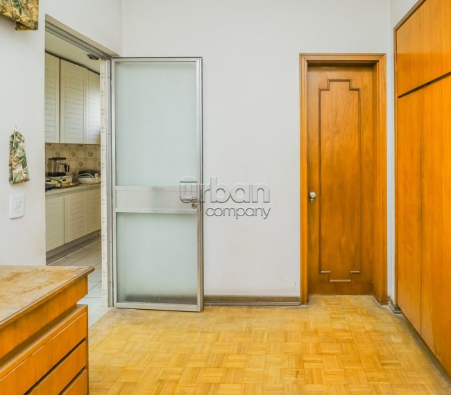 Apartamento com 258m², 3 quartos, 1 suíte, 2 vagas, no bairro Petrópolis em Porto Alegre