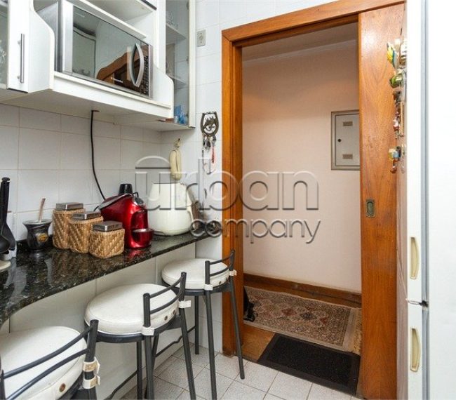 Apartamento com 71m², 2 quartos, 1 vaga, no bairro Passo da Areia em Porto Alegre