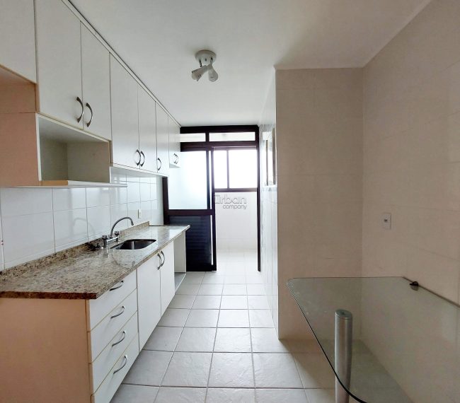 Apartamento com 95m², 3 quartos, 1 suíte, 1 vaga, no bairro Menino Deus em Porto Alegre