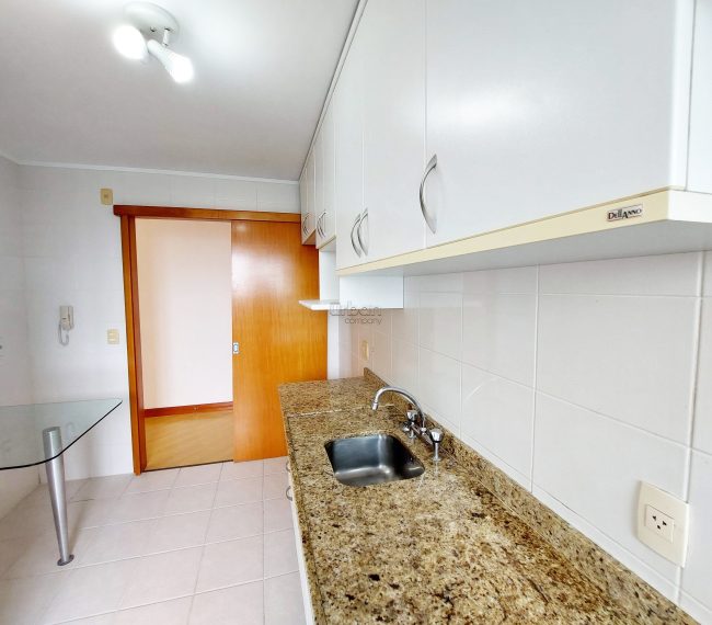 Apartamento com 95m², 3 quartos, 1 suíte, 1 vaga, no bairro Menino Deus em Porto Alegre