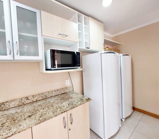 Apartamento com 95m², 3 quartos, 1 suíte, 1 vaga, no bairro Menino Deus em Porto Alegre