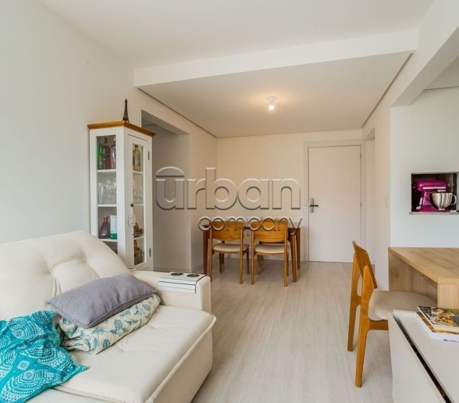 Apartamento com 67m², 2 quartos, 1 suíte, 1 vaga, no bairro Passo da Areia em Porto Alegre