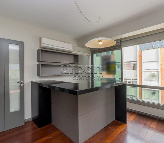 Apartamento com 113m², 3 quartos, 1 suíte, 2 vagas, no bairro Moinhos de Vento em Porto Alegre