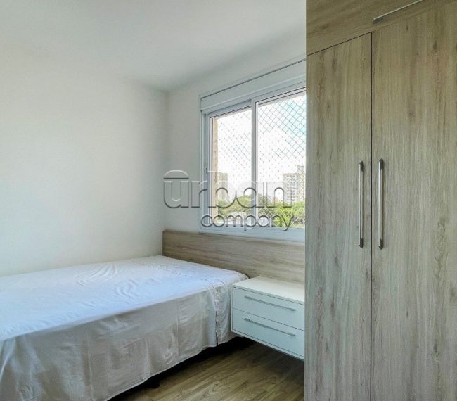 Apartamento com 105m², 3 quartos, 1 suíte, 2 vagas, no bairro Passo da Areia em Porto Alegre