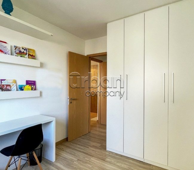 Apartamento com 105m², 3 quartos, 1 suíte, 2 vagas, no bairro Passo da Areia em Porto Alegre