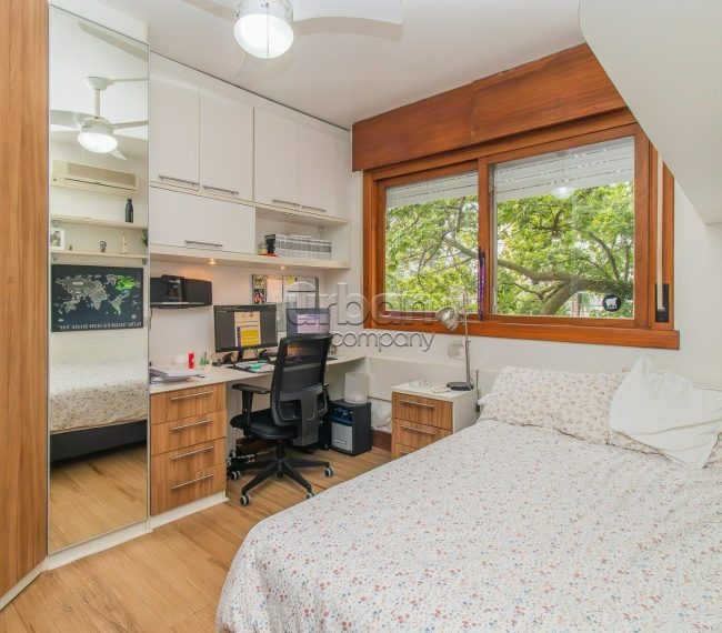 Apartamento com 145m², 3 quartos, 1 suíte, 2 vagas, no bairro Mont Serrat em Porto Alegre