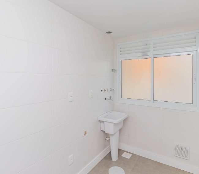 Apartamento Garden com 77m², 1 quarto, 1 suíte, 1 vaga, no bairro Passo da Areia em Porto Alegre