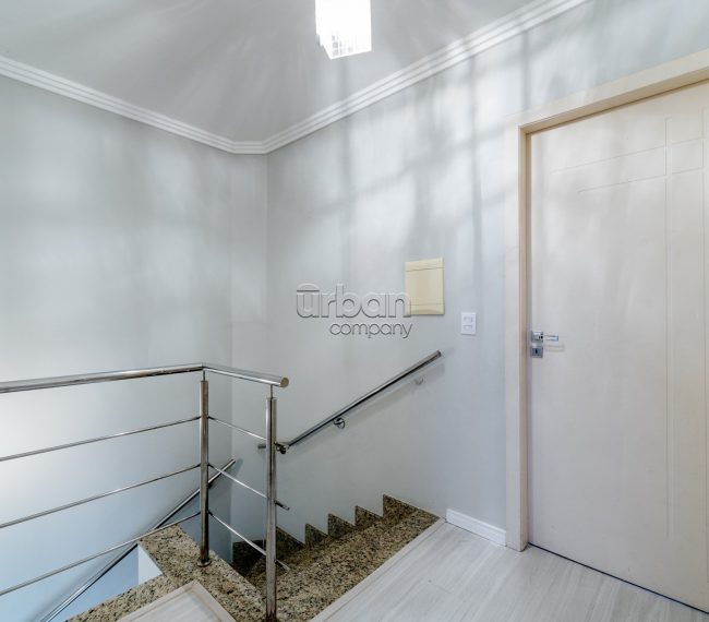 Casa com 208m², 3 quartos, 1 suíte, 3 vagas, no bairro Jardim Sabará em Porto Alegre