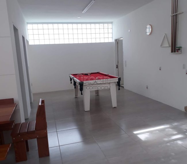 Casa com 380m², 4 quartos, 2 suítes, 4 vagas, no bairro Menino Deus em Porto Alegre