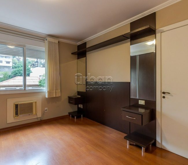 Apartamento com 85m², 2 quartos, 1 suíte, 2 vagas, no bairro São João em Porto Alegre