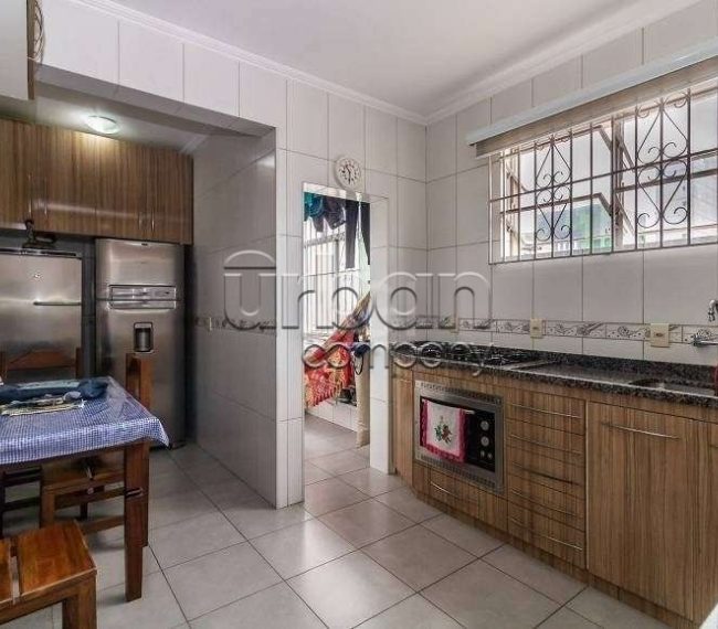 Apartamento com 100m², 3 quartos, 1 suíte, 2 vagas, no bairro Farroupilha em Porto Alegre