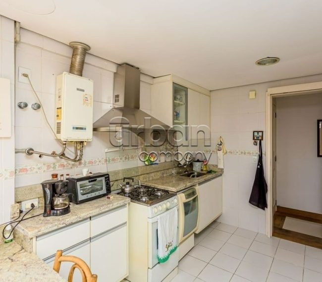 Apartamento com 92m², 3 quartos, 1 suíte, 2 vagas, no bairro Vila Ipiranga em Porto Alegre