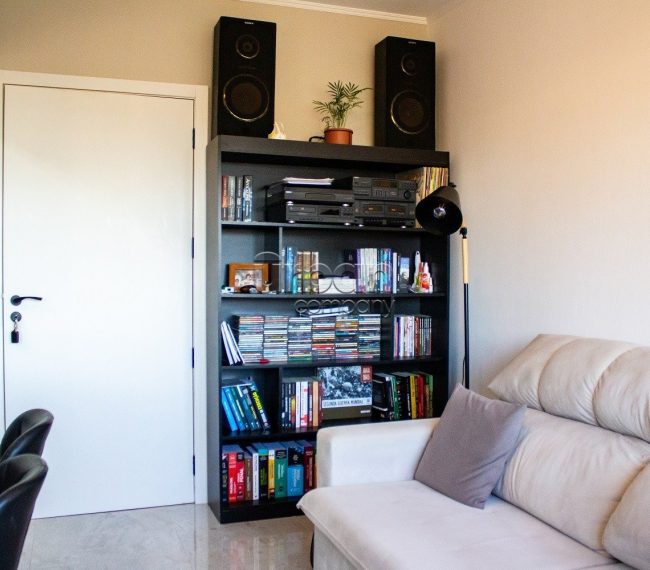 Apartamento com 43m², 1 quarto, 1 vaga, no bairro Jardim Floresta em Porto Alegre