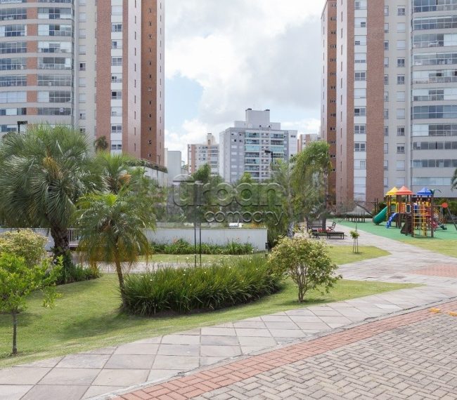 Apartamento com 162m², 3 quartos, 3 suítes, 2 vagas, no bairro Central Parque em Porto Alegre