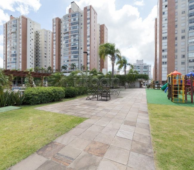 Apartamento com 162m², 3 quartos, 3 suítes, 2 vagas, no bairro Central Parque em Porto Alegre