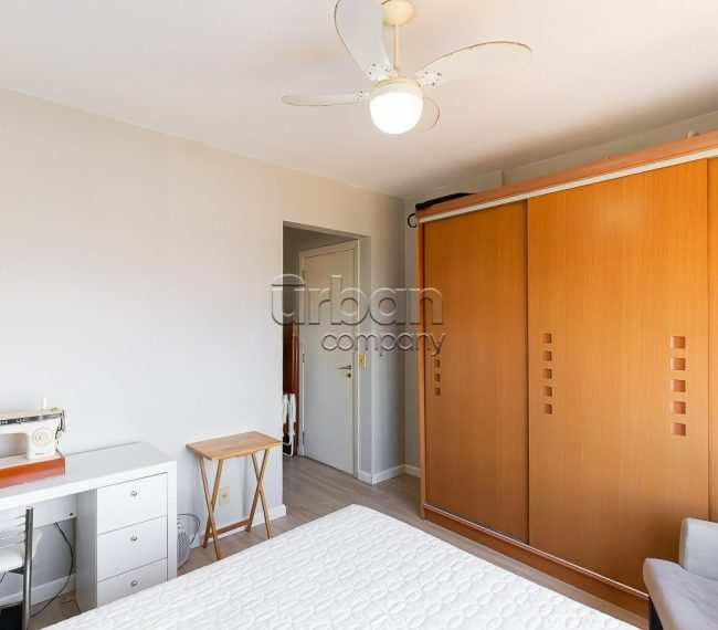 Apartamento com 110m², 3 quartos, 1 suíte, 2 vagas, no bairro Auxiliadora em Porto Alegre