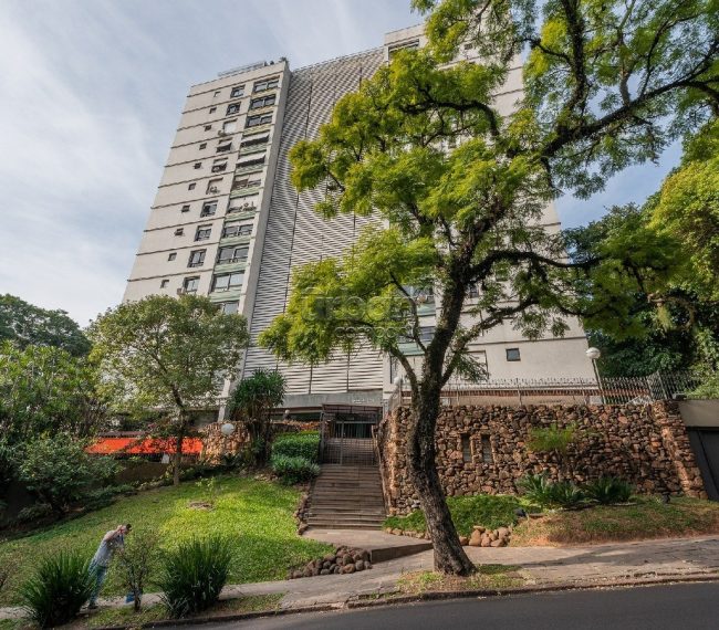 Apartamento com 121m², 2 quartos, 1 suíte, 1 vaga, no bairro Moinhos de Vento em Porto Alegre