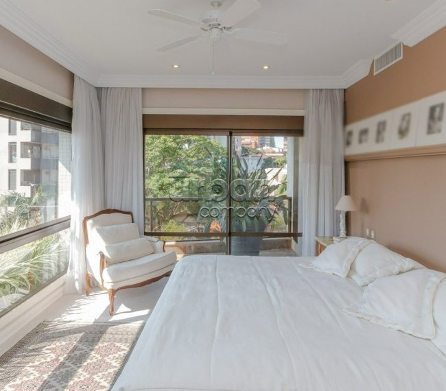 Apartamento com 504m², 4 quartos, 4 suítes, 5 vagas, no bairro Petrópolis em Porto Alegre