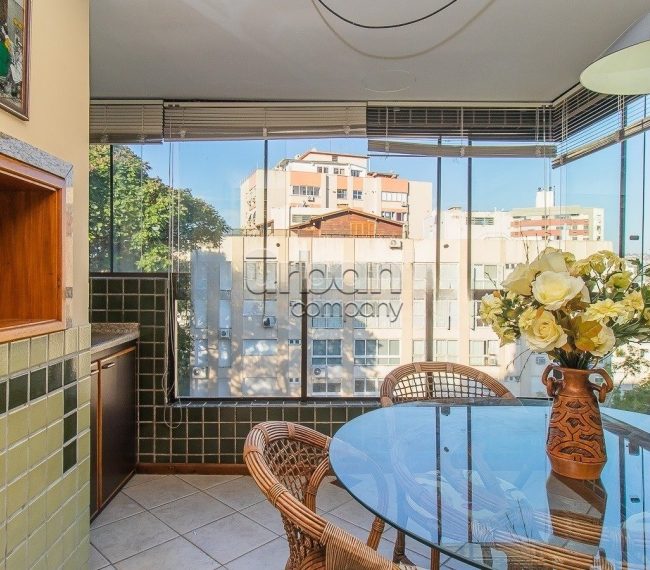 Apartamento com 118m², 3 quartos, 1 suíte, 2 vagas, no bairro Jardim Botânico em Porto Alegre