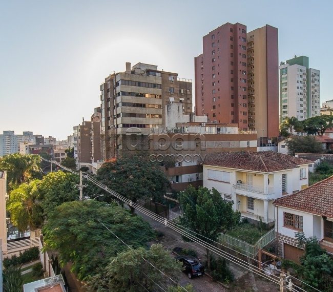 Apartamento com 118m², 3 quartos, 1 suíte, 2 vagas, no bairro Jardim Botânico em Porto Alegre