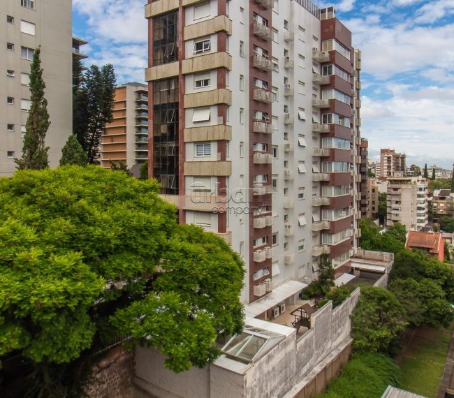 Apartamento com 102m², 2 quartos, 1 suíte, 2 vagas, no bairro Mont Serrat em Porto Alegre