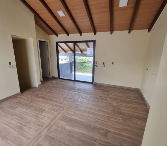 Casa com 120m², 3 quartos, 2 suítes, 2 vagas, no bairro Jardim Itu em Porto Alegre