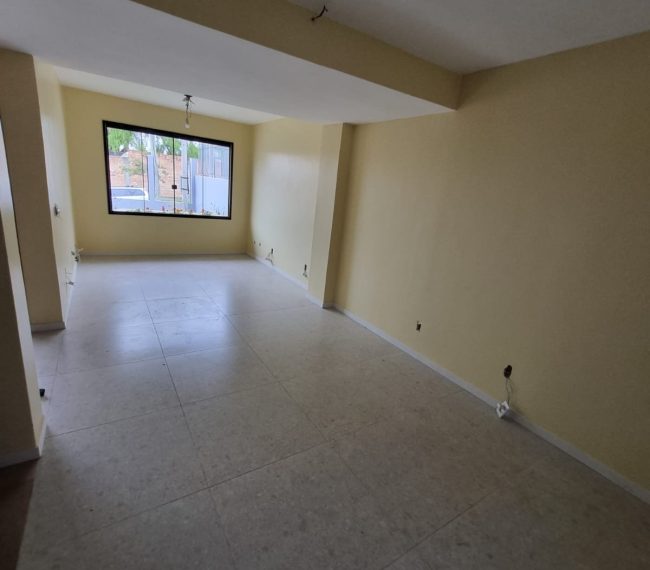 Casa com 120m², 3 quartos, 2 suítes, 2 vagas, no bairro Jardim Itu em Porto Alegre