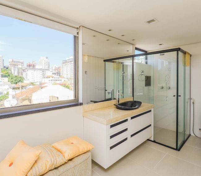 Cobertura com 255m², 4 quartos, 2 suítes, 2 vagas, no bairro Mont Serrat em Porto Alegre