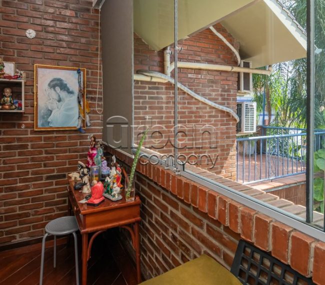 Casa com 397m², 3 quartos, 1 suíte, 3 vagas, no bairro Jardim Planalto em Porto Alegre