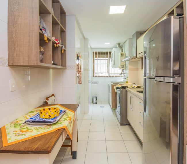 Apartamento com 74m², 2 quartos, 1 suíte, 2 vagas, no bairro Petrópolis em Porto Alegre