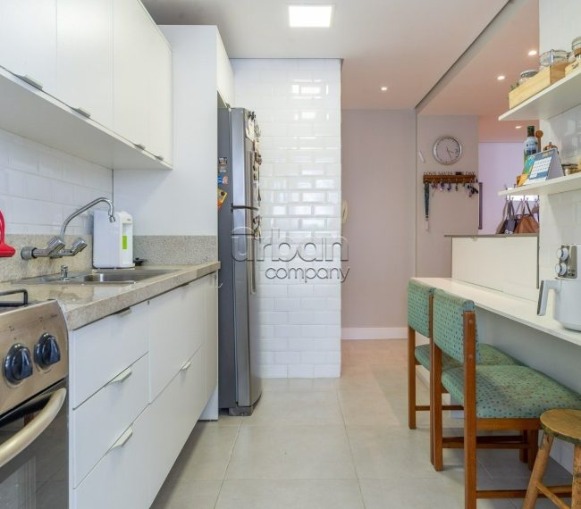 Apartamento com 109m², 3 quartos, 1 suíte, 2 vagas, no bairro Auxiliadora em Porto Alegre