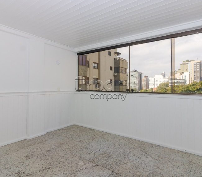 Cobertura com 245m², 3 quartos, 1 suíte, 2 vagas, no bairro Mont Serrat em Porto Alegre