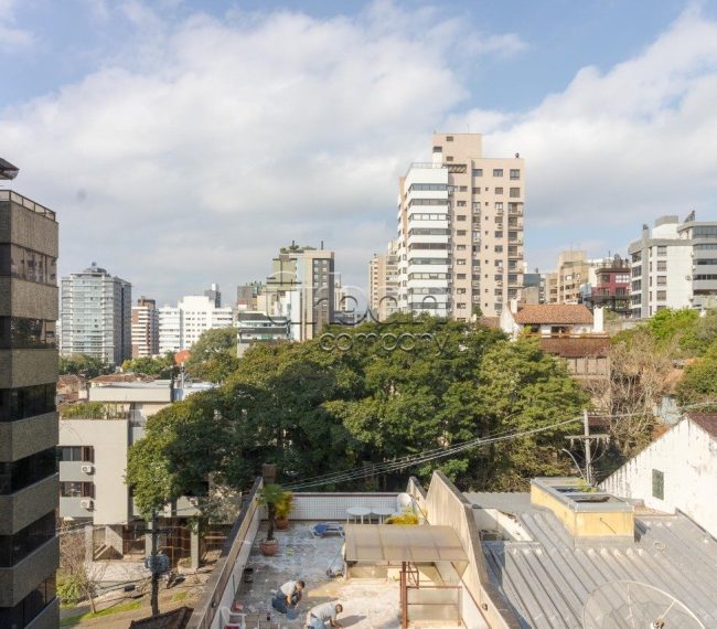 Cobertura com 245m², 3 quartos, 1 suíte, 2 vagas, no bairro Mont Serrat em Porto Alegre