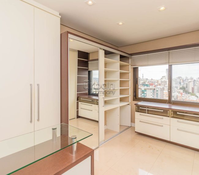 Apartamento com 125m², 3 quartos, 1 suíte, 2 vagas, no bairro Rio Branco em Porto Alegre