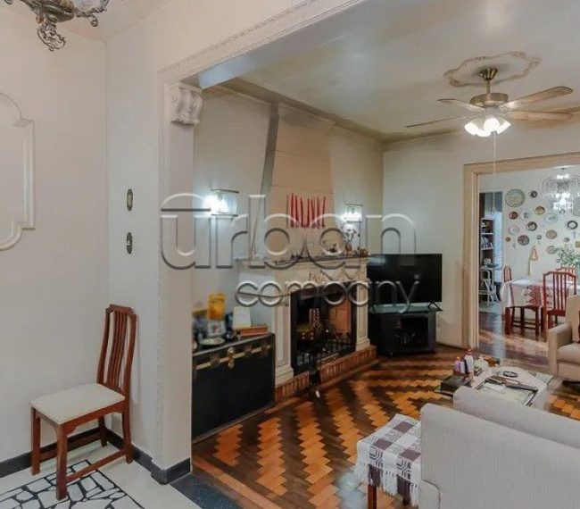 Casa com 205m², 3 quartos, 3 vagas, no bairro Rio Branco em Porto Alegre