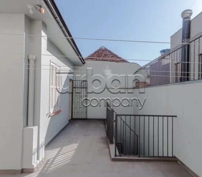 Casa com 205m², 3 quartos, 3 vagas, no bairro Rio Branco em Porto Alegre