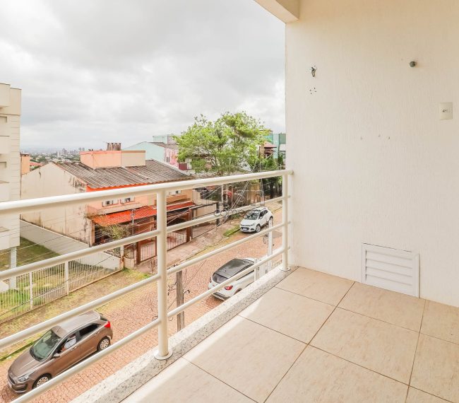 Casa com 213m², 3 quartos, 1 suíte, 3 vagas, no bairro Jardim Itu-Sabará em Porto Alegre