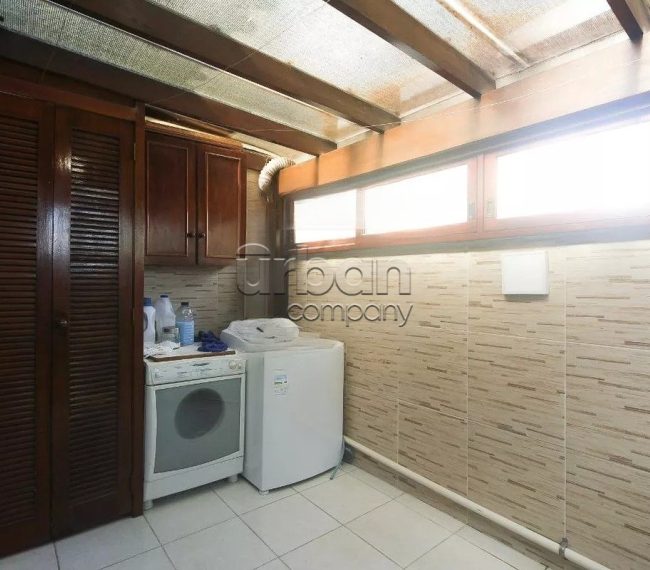 Casa com 137m², 3 quartos, 1 suíte, 2 vagas, no bairro Jardim Itu em Porto Alegre