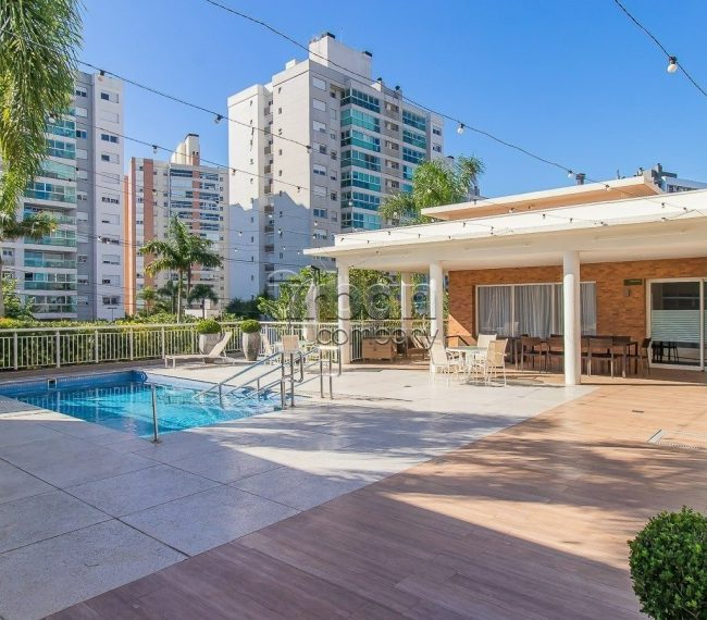 Casa em Condomínio com 302m², 4 quartos, 4 suítes, 3 vagas, no bairro Central Parque em Porto Alegre