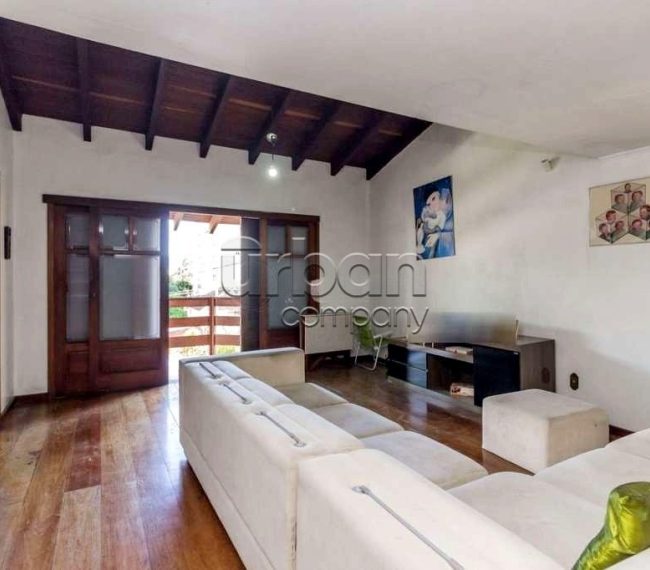 Casa com 247m², 3 quartos, 1 suíte, 6 vagas, no bairro Cristo Redentor em Porto Alegre