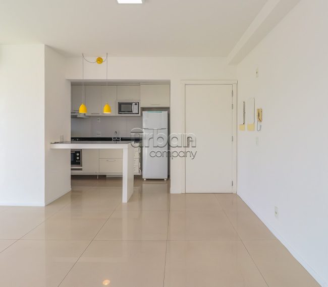 Apartamento com 79m², 3 quartos, 1 suíte, 2 vagas, no bairro Passo da Areia em Porto Alegre