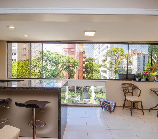 Apartamento com 145m², 3 quartos, 1 suíte, 2 vagas, no bairro Mont Serrat em Porto Alegre