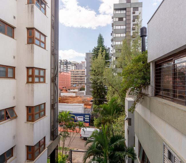 Cobertura com 244m², 3 quartos, 1 suíte, 2 vagas, no bairro Petrópolis em Porto Alegre