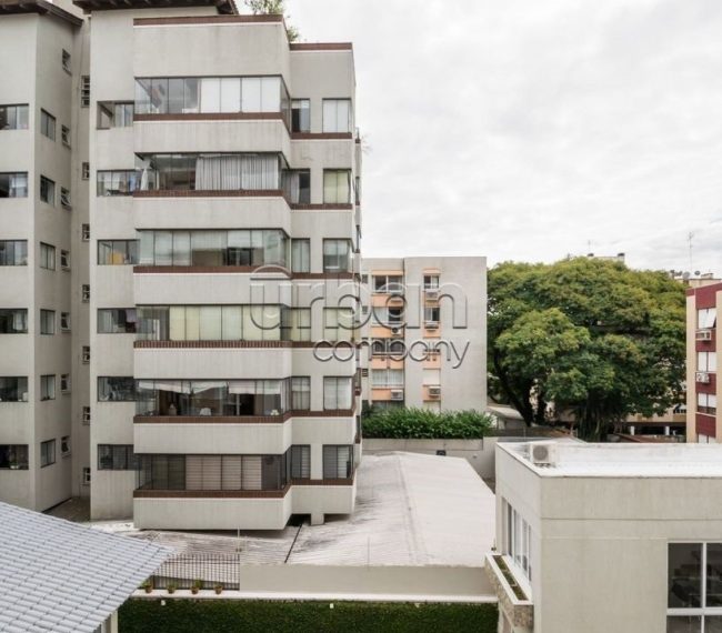 Apartamento com 149m², 3 quartos, 1 suíte, 2 vagas, no bairro Auxiliadora em Porto Alegre