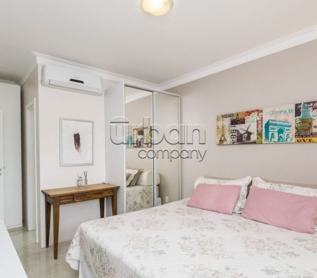 Apartamento com 149m², 3 quartos, 1 suíte, 2 vagas, no bairro Auxiliadora em Porto Alegre