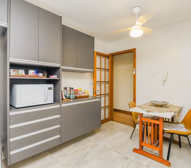 Apartamento com 125m², 3 quartos, 1 suíte, 1 vaga, no bairro Higienópolis em Porto Alegre