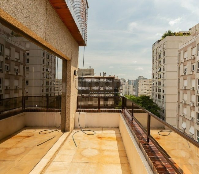 Cobertura com 361m², 3 quartos, 1 suíte, 3 vagas, no bairro Rio Branco em Porto Alegre