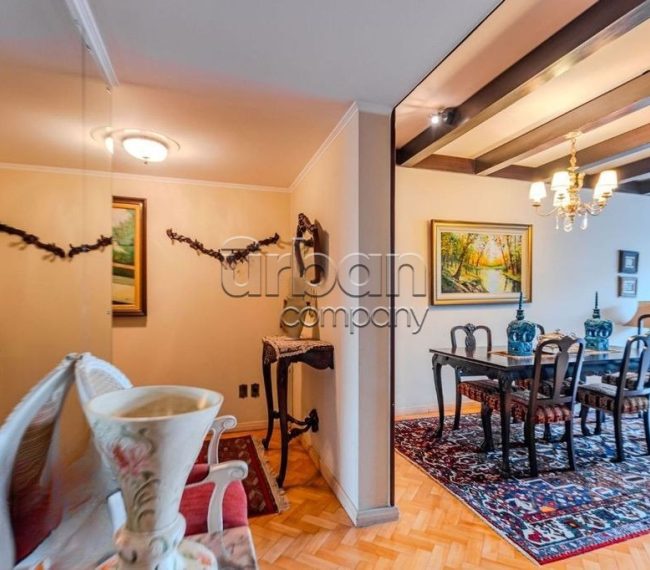 Apartamento com 145m², 3 quartos, 1 suíte, 2 vagas, no bairro Moinhos de Vento em Porto Alegre