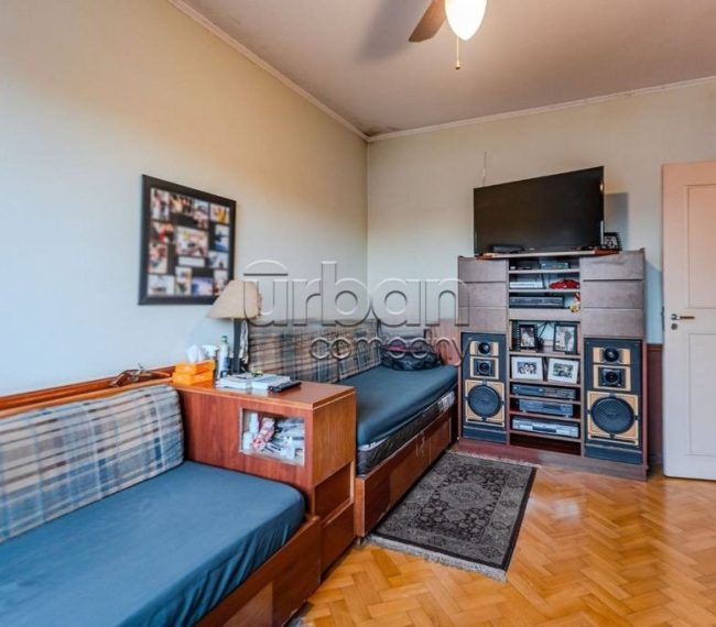 Apartamento com 145m², 3 quartos, 1 suíte, 2 vagas, no bairro Moinhos de Vento em Porto Alegre